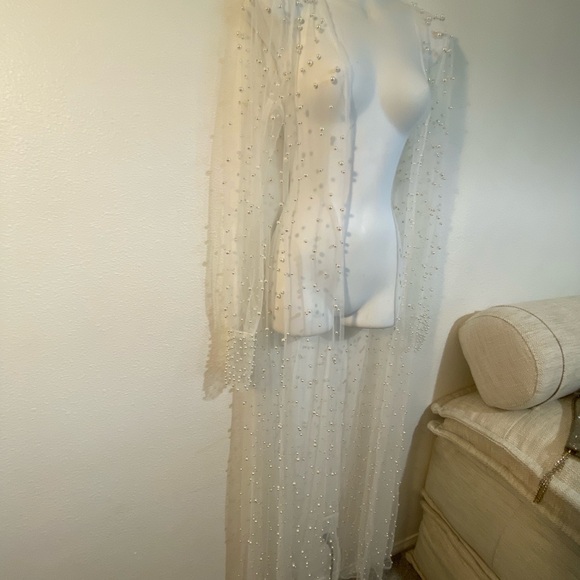New in Box Oh Polly full length long sleeve pearl accented sheer bridal robe - Picture 6 of 14